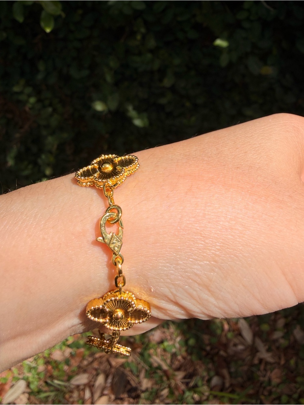 Gold Four-Flower Chain Bracelet - Elegant Women's Jewelry - Picture 8 of 11